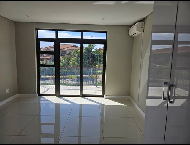 4 BEDROOM TOWNHOUSE TO LET IN IZINGA ESTATE